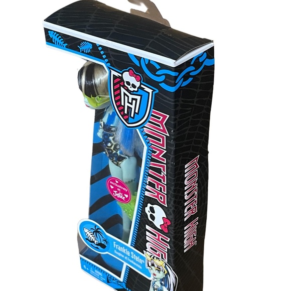 Monster High SWIM CLASS Frankie Stein Doll 2012 Justice Exclusive NIB - Picture 2 of 5